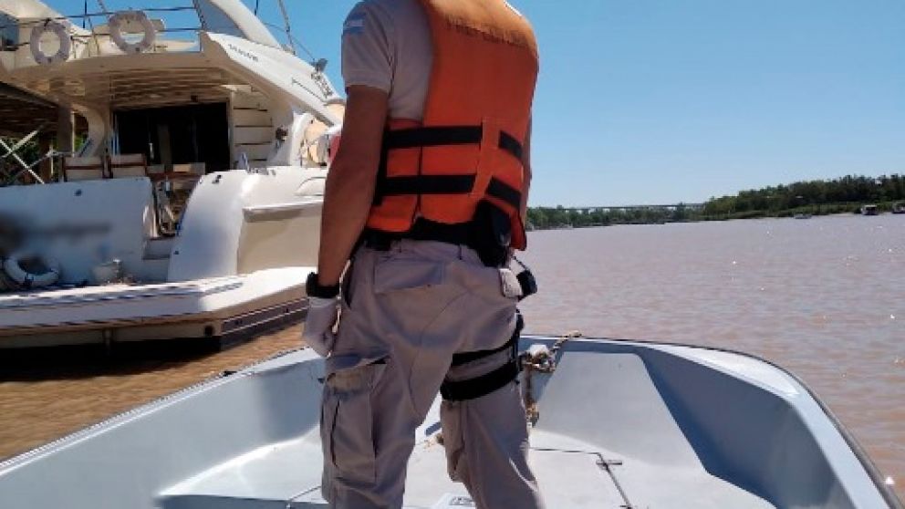 Prefectura detuvo a un poderoso empresario y a una mujer que lo acompañaba.