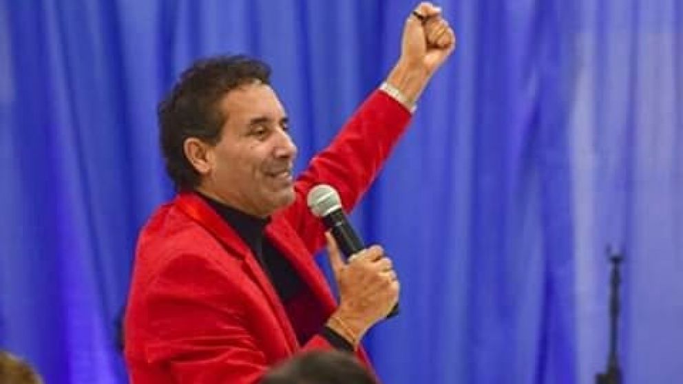 Imputan al pastor Giménez por vender "alcohol en gel milagroso"