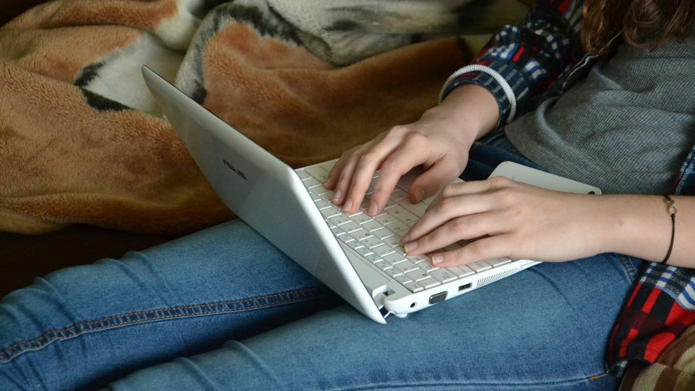 Tiendas online piden no comprar más productos de los necesarios