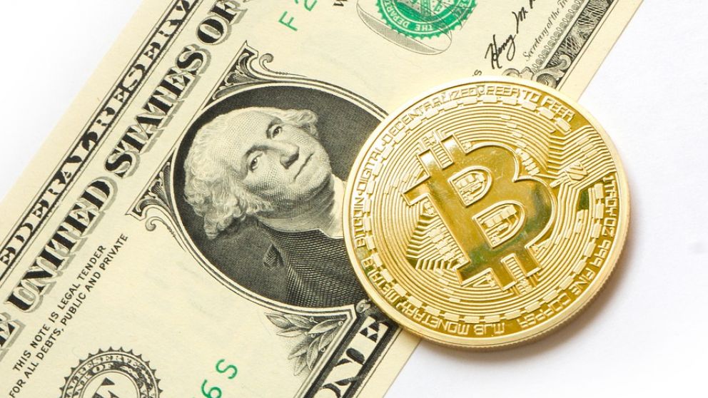 Primera víctima del crash bursátil: dólar bitcoin salta a $87,5