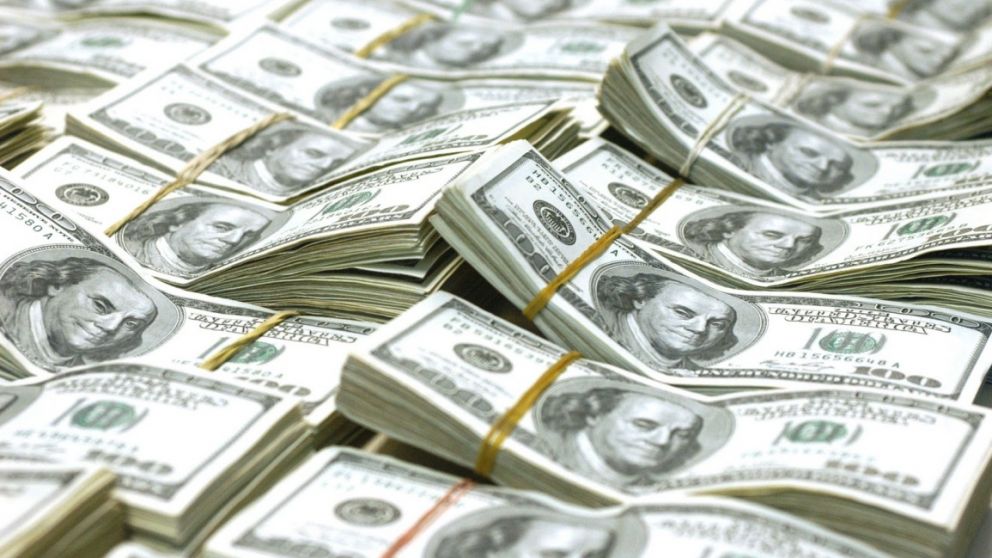 El Central subió la tasa y el dólar empezó el año con un retroceso