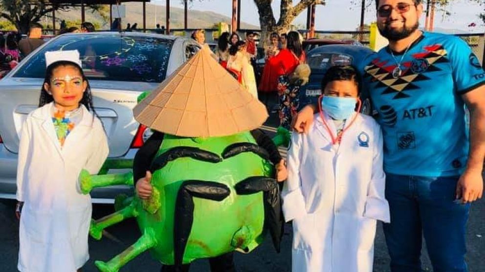 El niño que se hizo viral, literalmente, con su disfraz