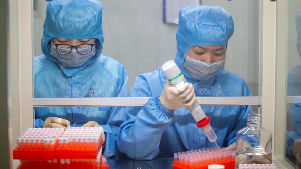 Aislan a dos pasajeros en Ezeiza por protocolo de coronavirus