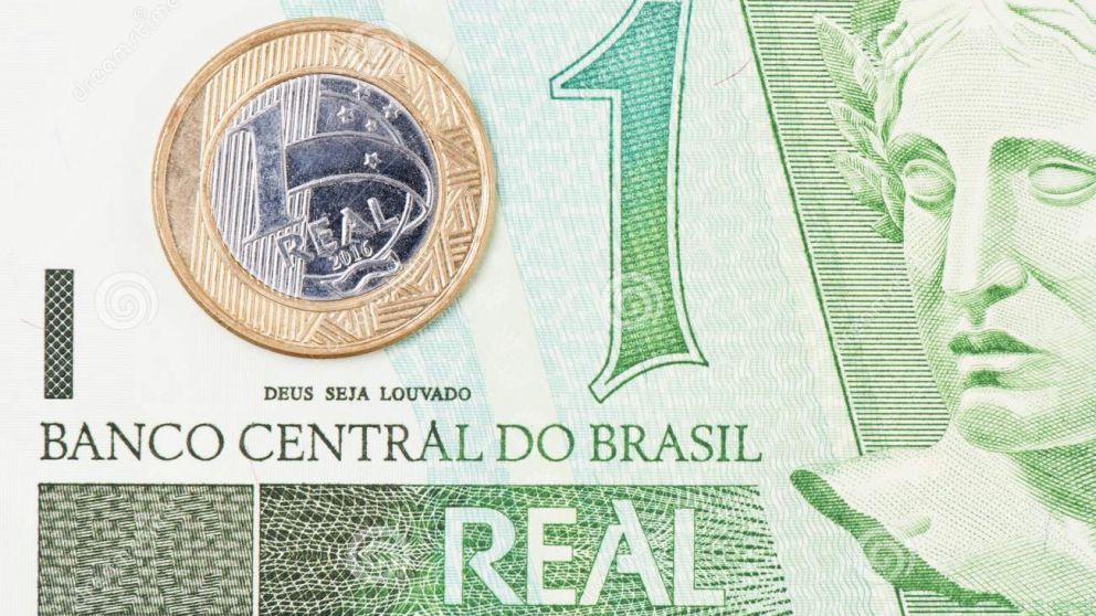 El real hoy abrió a 14,4 pesos en Banco Nación mientras el real blue cotiza a 18,7 pesos.