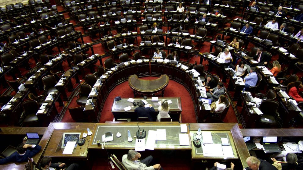 La oposición se fue del recinto tras declarar la invalidez del quórum