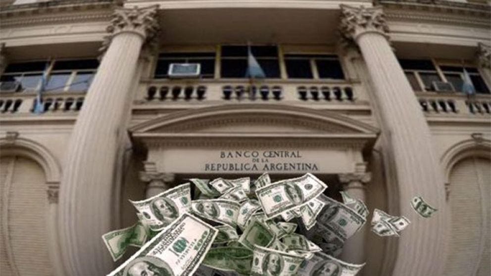 El Banco Central puso la mira sobre los que compraron dólares cuando ingresó el dinero del FMI