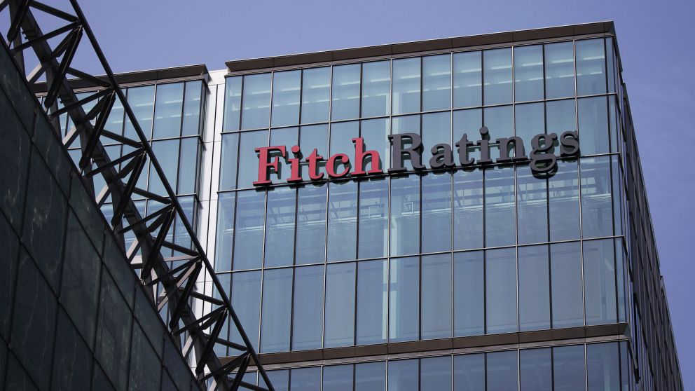 Fitch: los tenedores de bonos tendrán que hacer una "contribución"