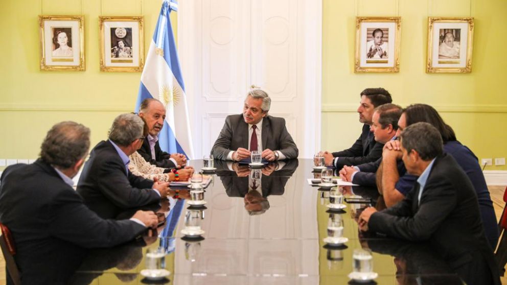 Alberto celebró el pacto con los docentes