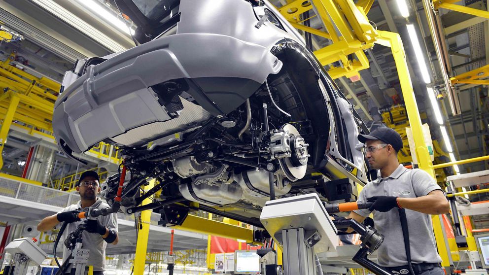 La actividad automotriz repuntó y ayudó a la suba