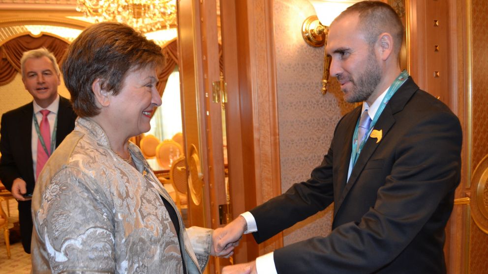 El ministro y Georgieva acordaron activar el artículo IV del Fondo