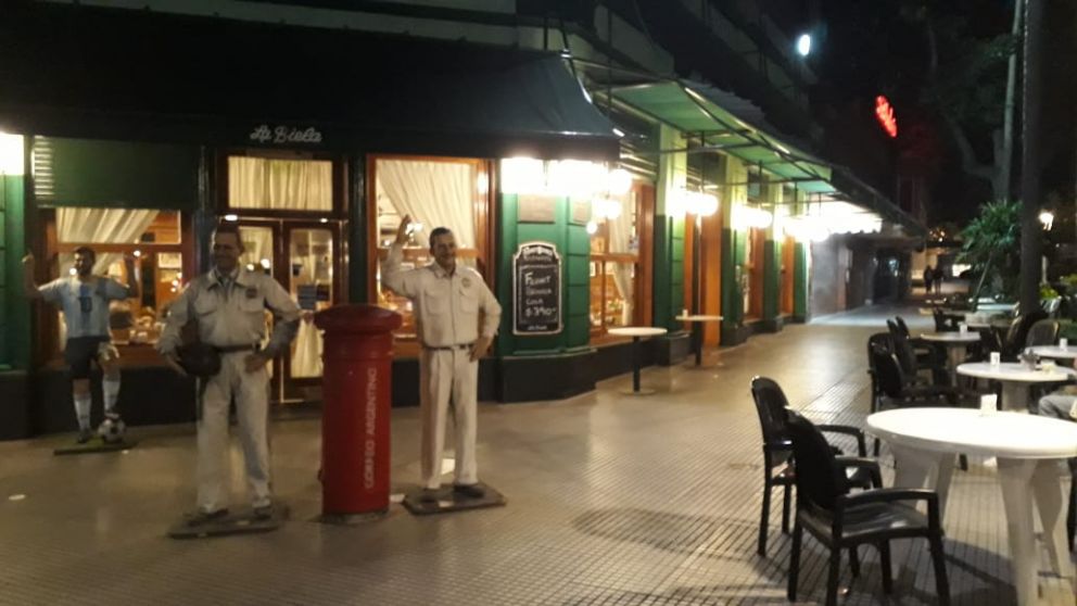 Las cuadras que rodean a La Biela recuperan su esplendor