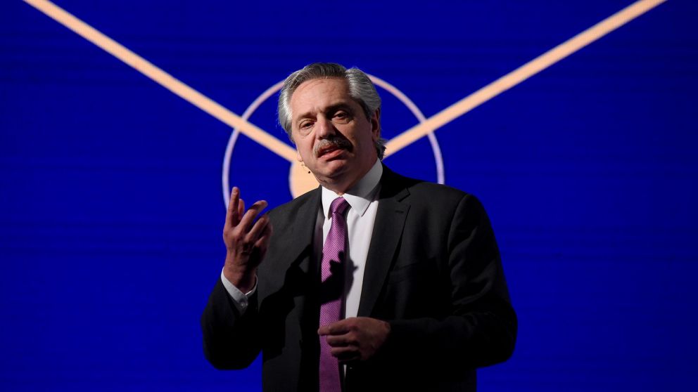 Alberto Fernández anticipó que siguen el cepo y el impuesto al dólar