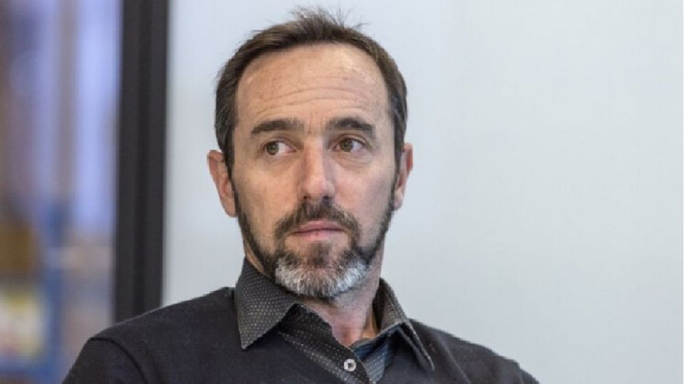 Galperín habría recibido información privilegiada para vender esos títulos doce días antes del reperfilamiento