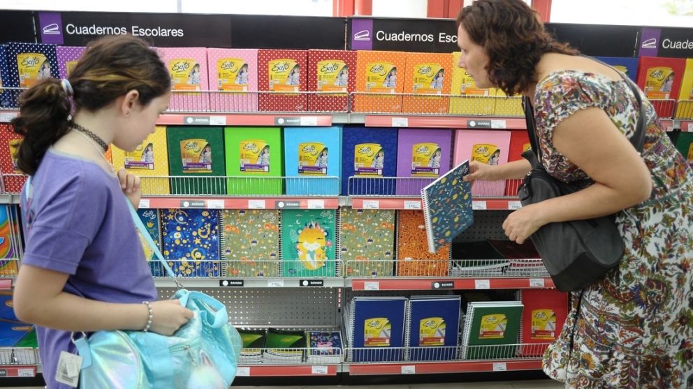 El Gobierno lanzó una canasta de útiles de 500 pesos