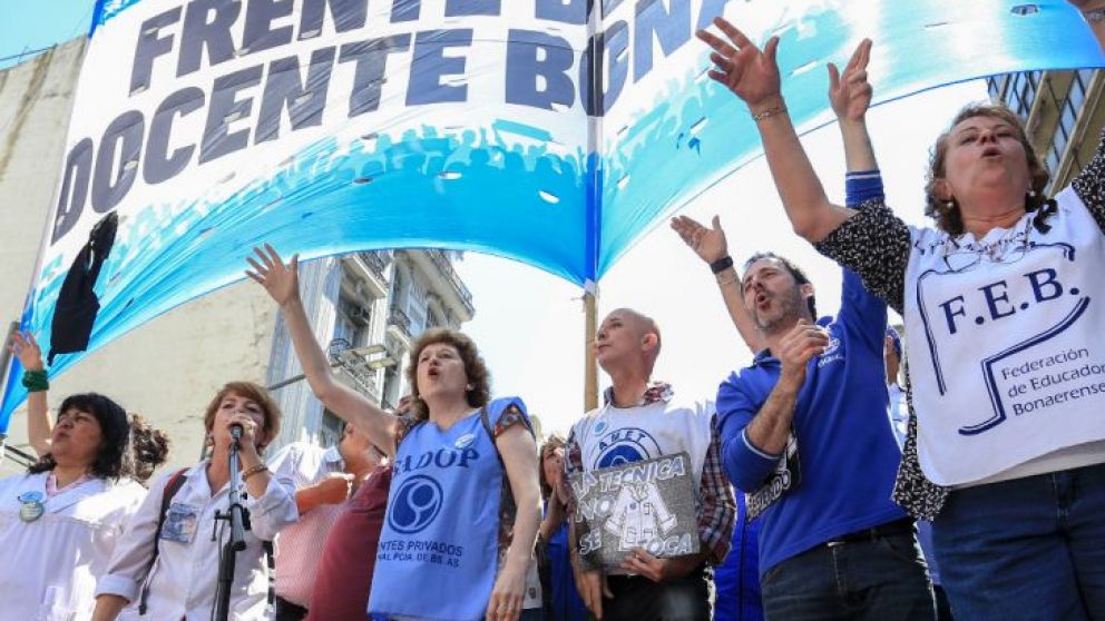 Los docentes bonaerenses cobrará un 11,7% por la actualización por inflación