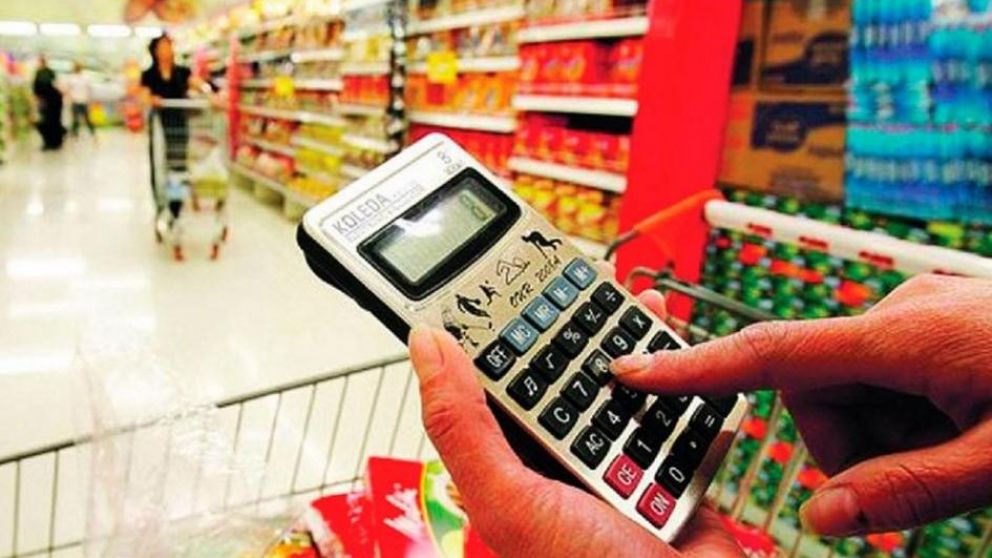 El 46% de la población vive en hogares con estrés económico, según la UCA