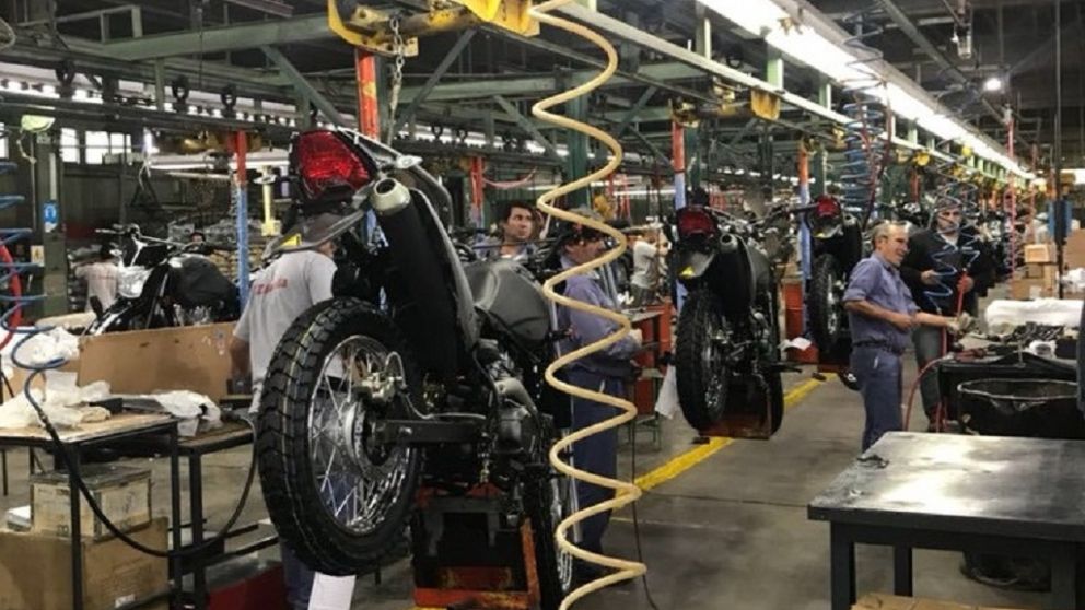 Motomel dice que no se baja de la compra de Zanella