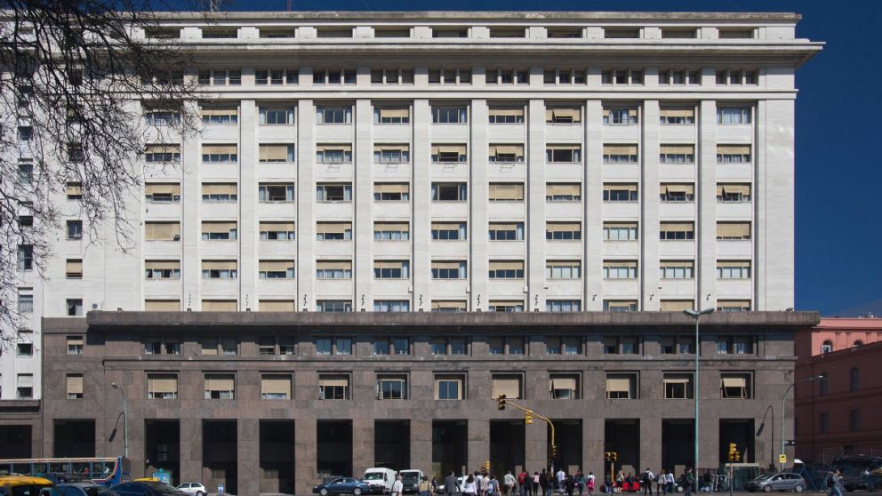 Preocupa al Gobierno la caída generalizada de reservas