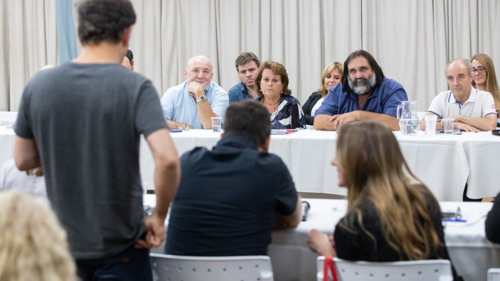 El gobernador participó de la reunión de ayer con los docentes