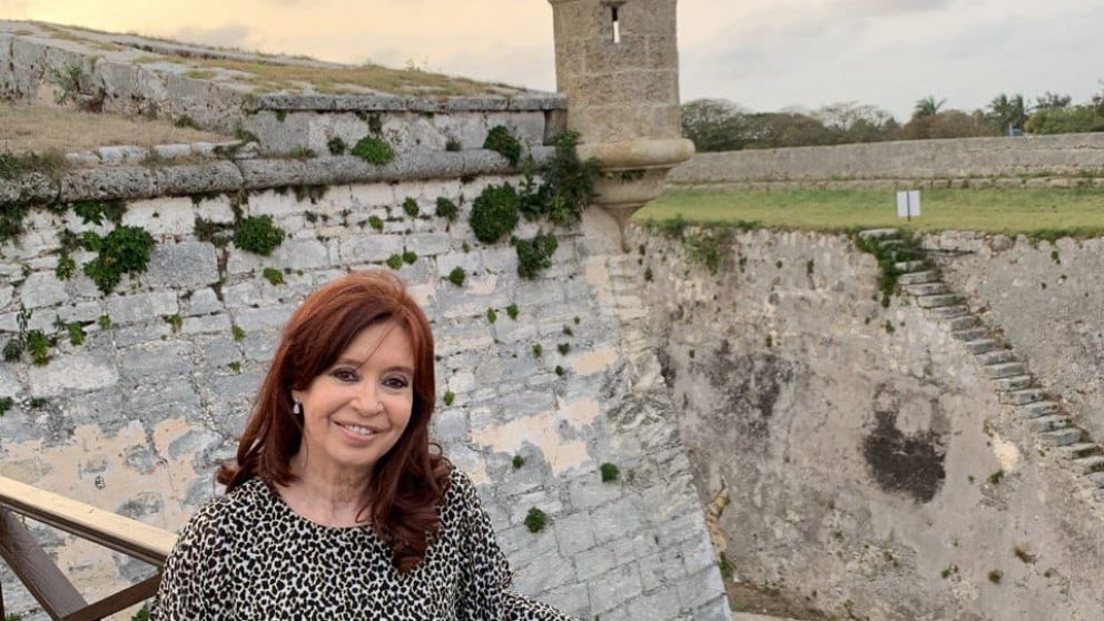 Cristina pidió un "Nunca más" de la deuda y criticó al FMI