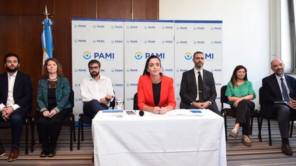 La directora del PAMI, Luana Volnovich