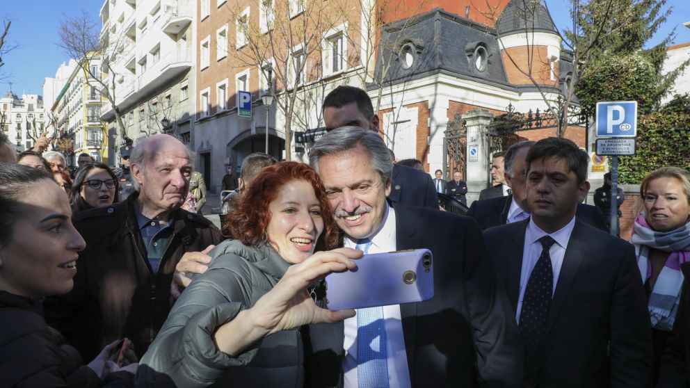 Saludos de residentes con tradicional selfie