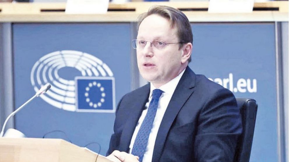 Varhelyi, el comisario europeo a cargo del proceso