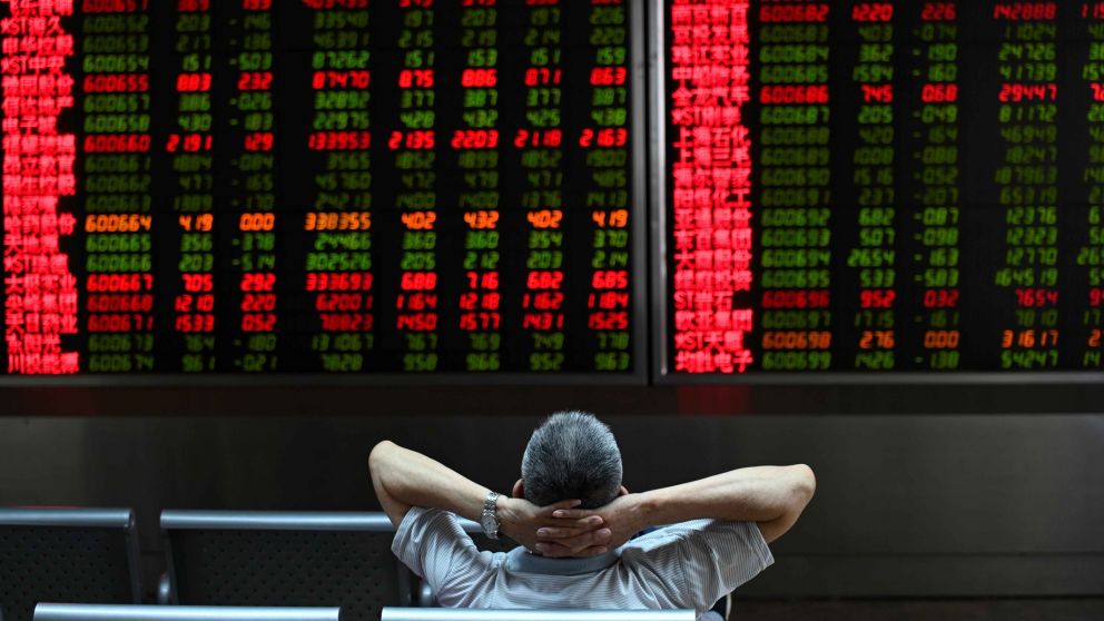 Negro y rojo: el coronavirus contagió a las Bolsas