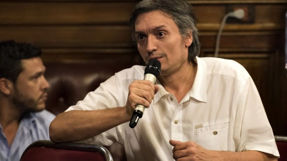 Máximo conduce la estrategia de la bancada oficialista