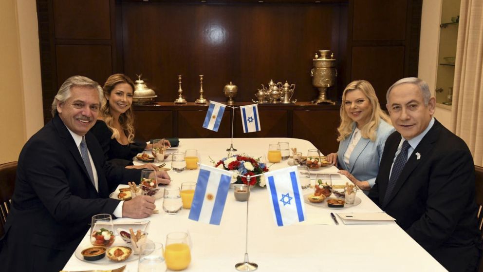 Fernández y Netanyahu compartieron un desayuno con sus respectivas parejas