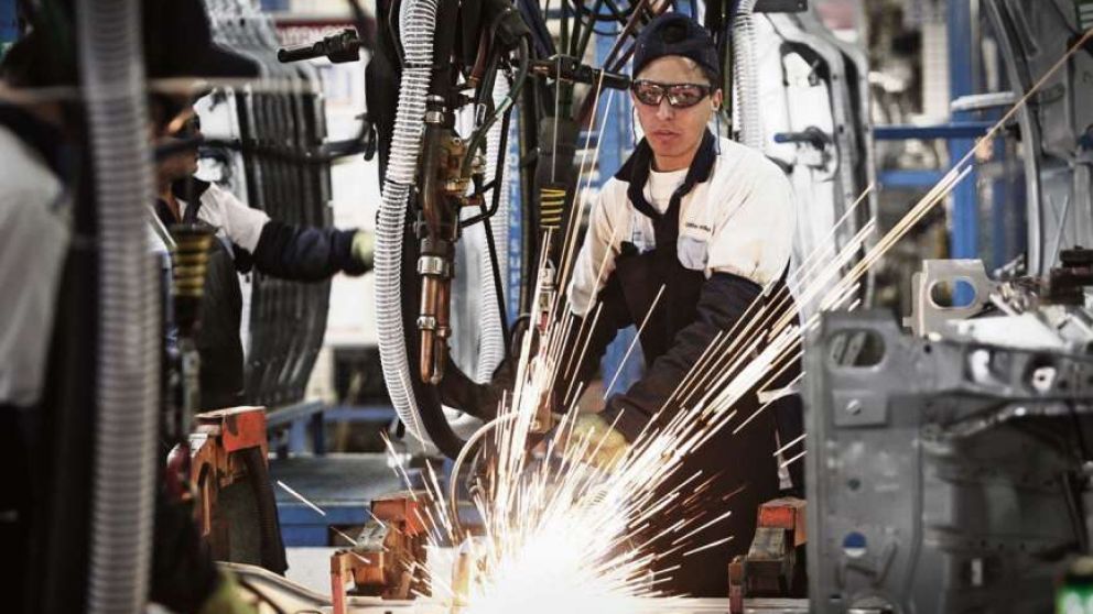 Construcción, industria y comercio lideraron la caída