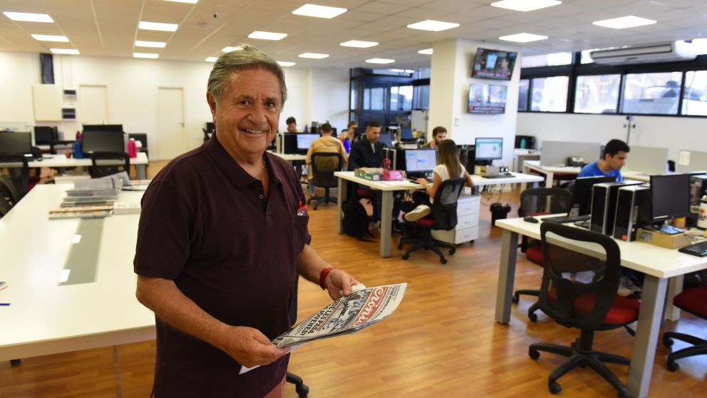 Duhalde se acercó hasta la redacción de BAE Negocios y Diario Crónica