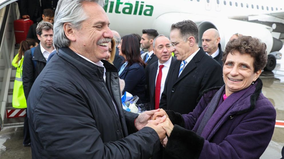 Alberto saluda a la embajadora Galit Ronen en Tel Aviv