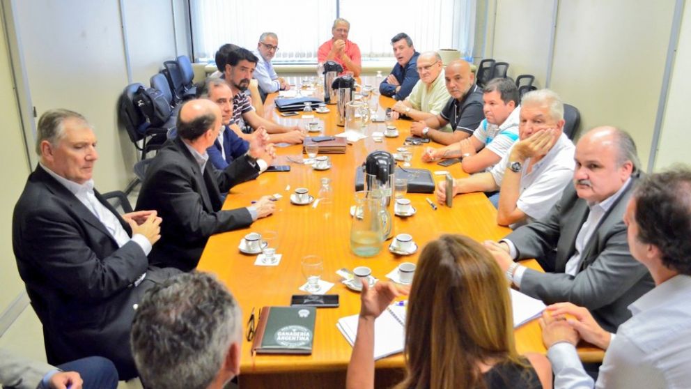 Un sector de la industria apoya la idea de las 200 carnicerías