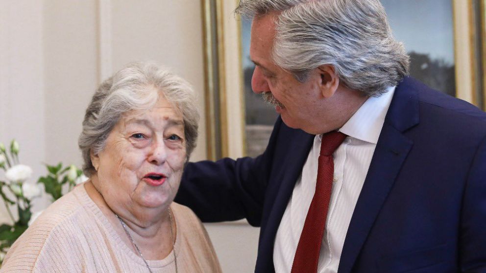 Fernández difundió una foto de su encuentro con Bonafini