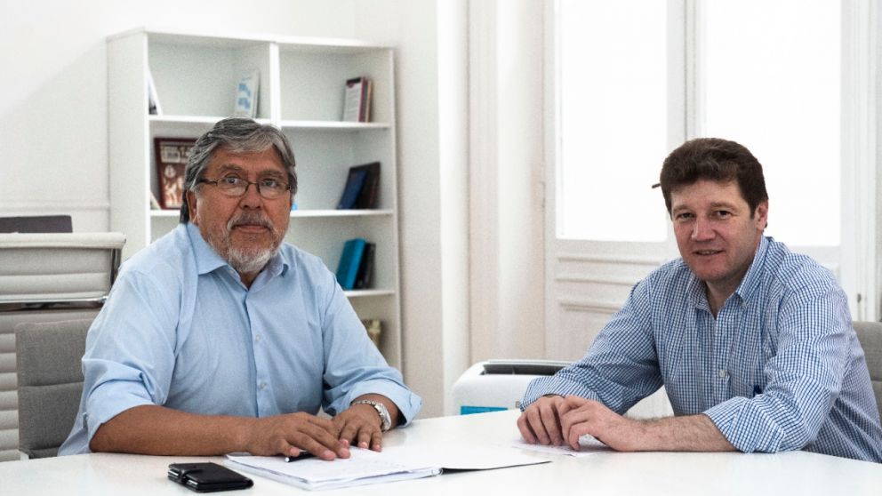 El Chino Navarro con Gustavo Melella