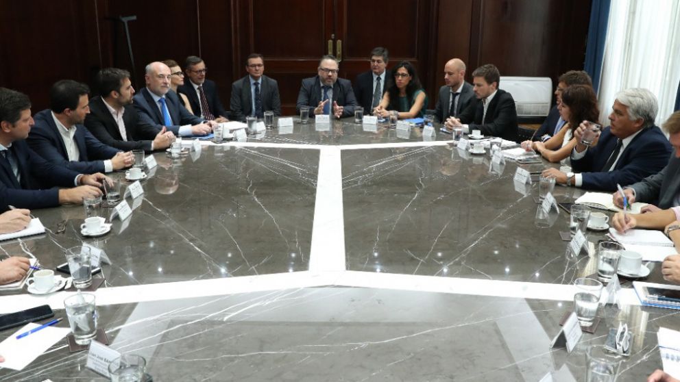 El ministro federalizará el plan para ampliar la oferta