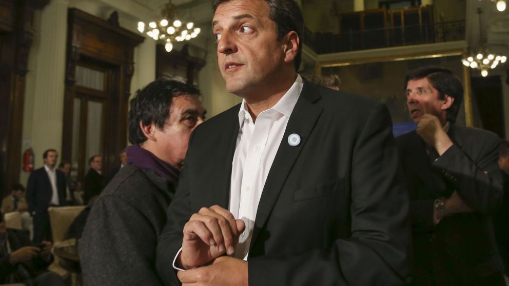 Massa explicó que la decisión se tomó para "evitar litigiosidad en regímenes especiales se hace revisión con actuarios sobre base de ingresos".