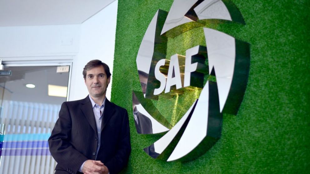 Elizondo hizo el anuncio