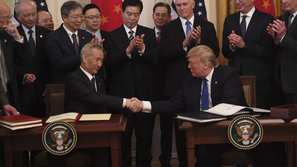 Trump y el vicepremier chino, Liu He, celebraron el acuerdo en la Casa Blanca