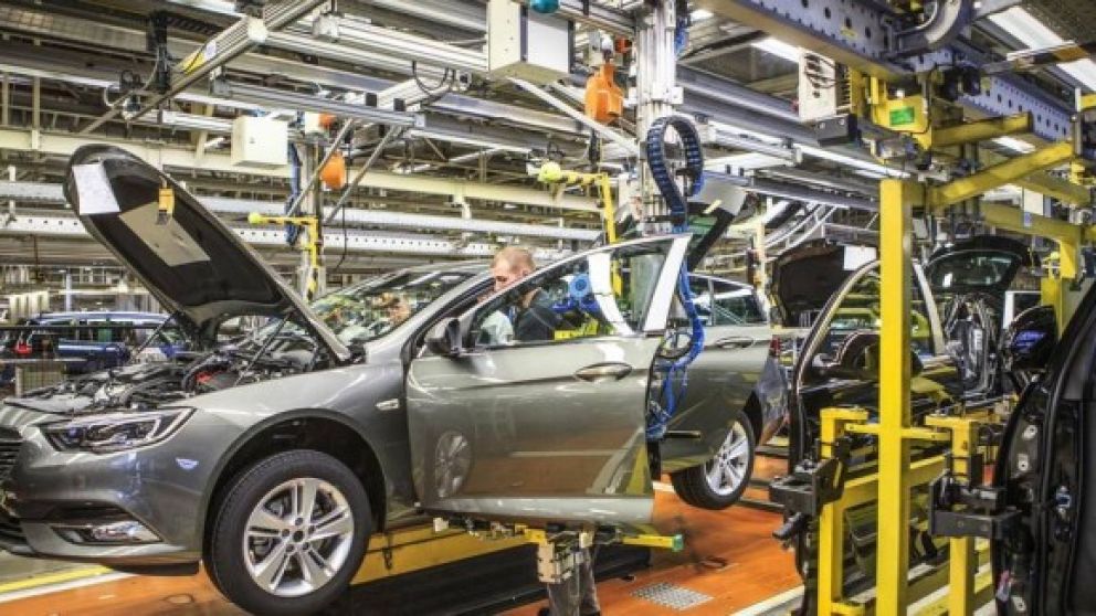 Opel eliminará 2.100 puestos de trabajo en Alemania