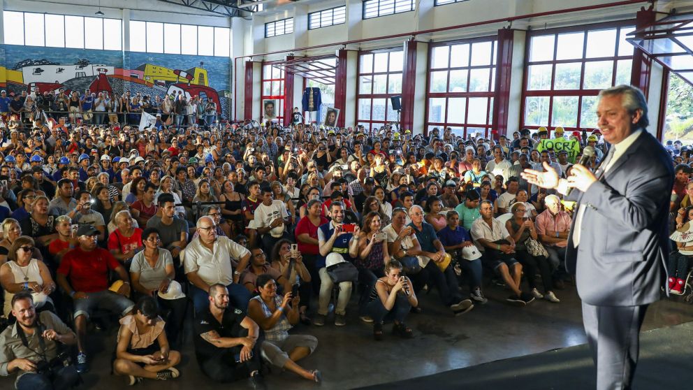 Fernández presentó el plan a vecinos de San Fernando