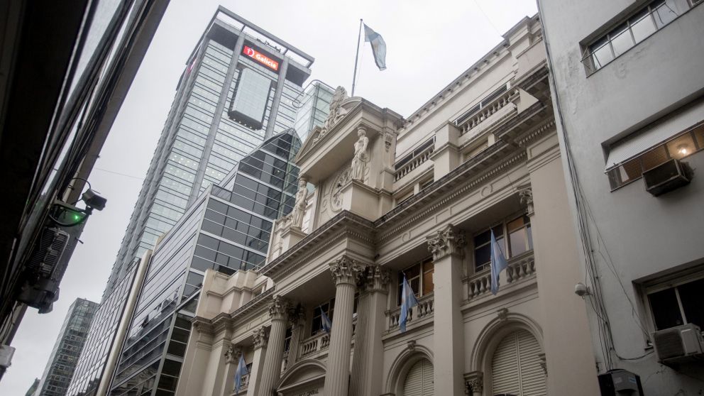 Renunciaron todos los directores del Banco Central