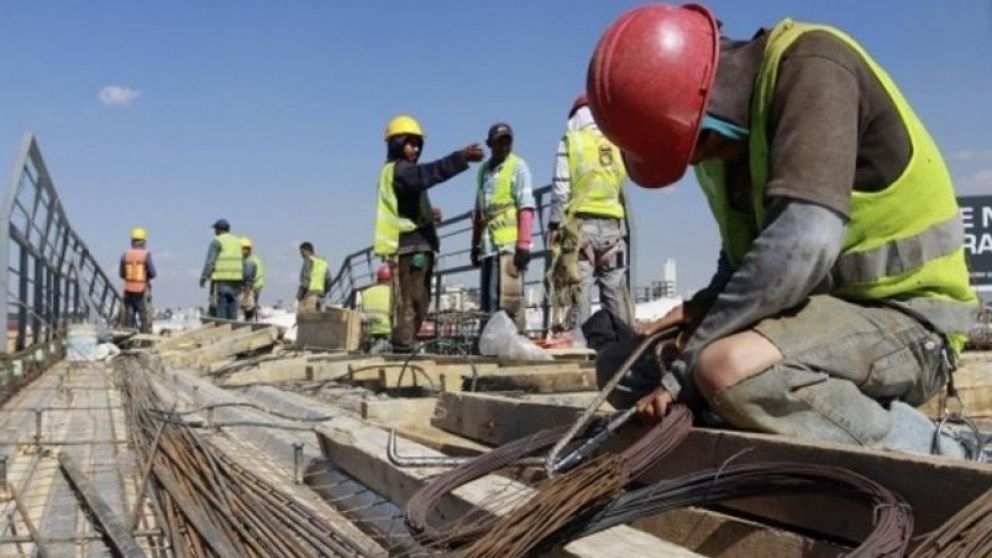 El poder adquisitivo de los trabajadores de la construcción también sufrió una baja