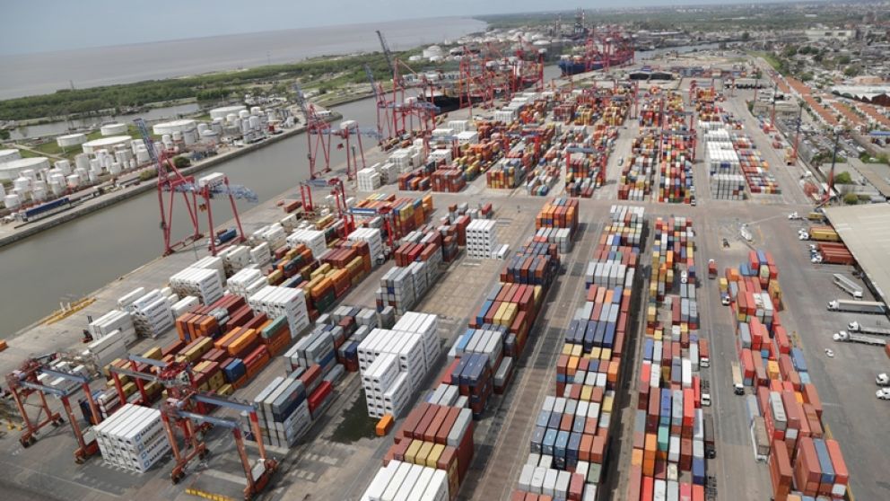 El puerto de Dock Sud es uno de los principales de la provincia