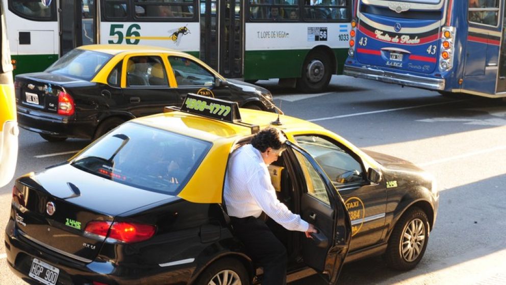 Aumento en los taxis: la bajada de bandera será de $38,50