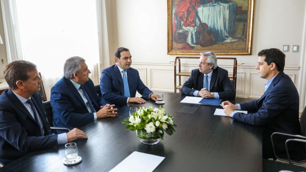 Fernández negoció con el gobernador Rodolfo Suárez