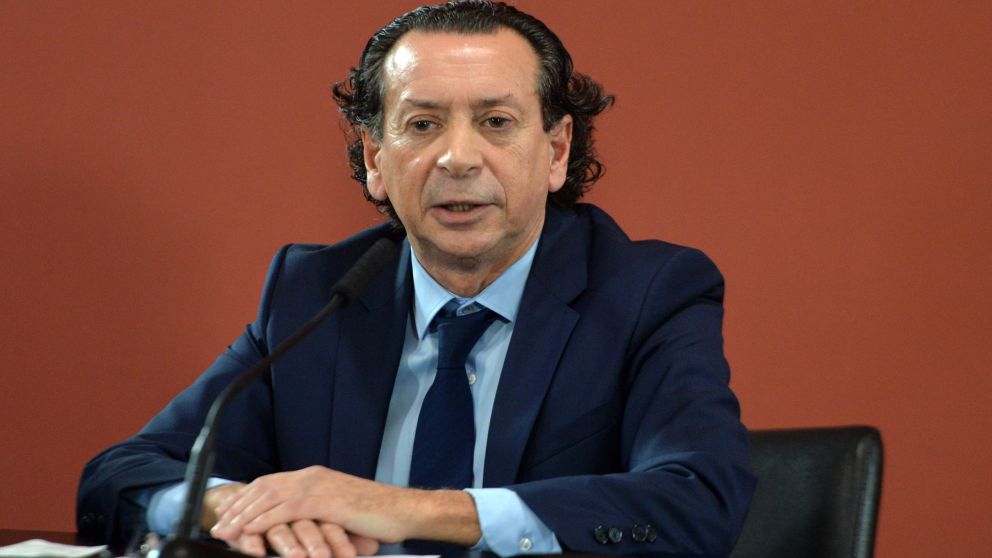 El fiscal pidió a Servini que investigue al ex ministro