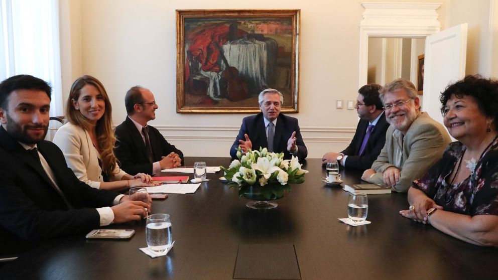 Alberto se reunió con el Consejo de Asesores, encabezado por Juan Manuel Olmos