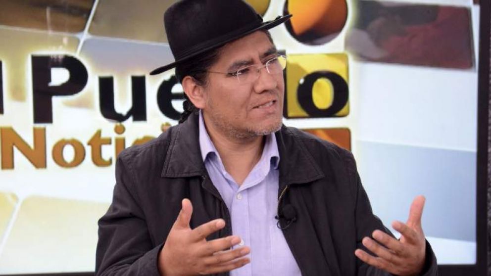 Compite con otros dos dirigentes que quieren ir por el título